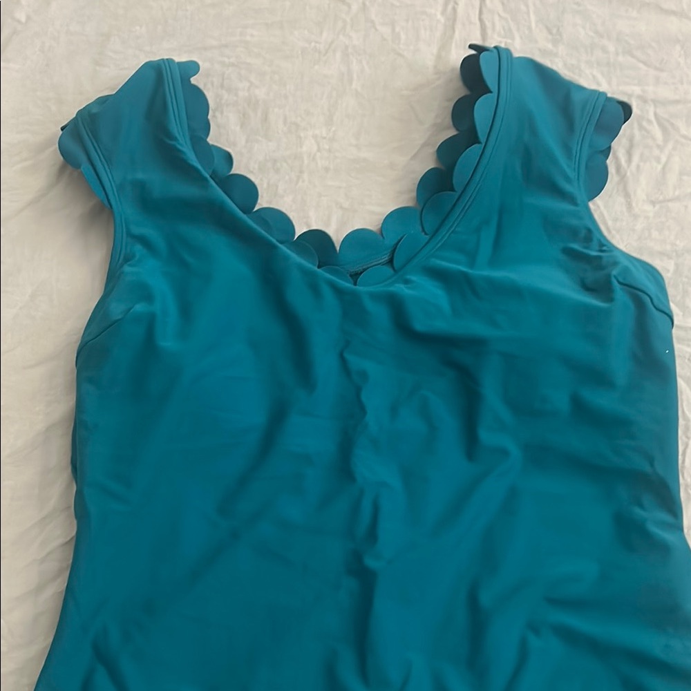 Cupshe Blue Tank Top with Scalloped Neckline